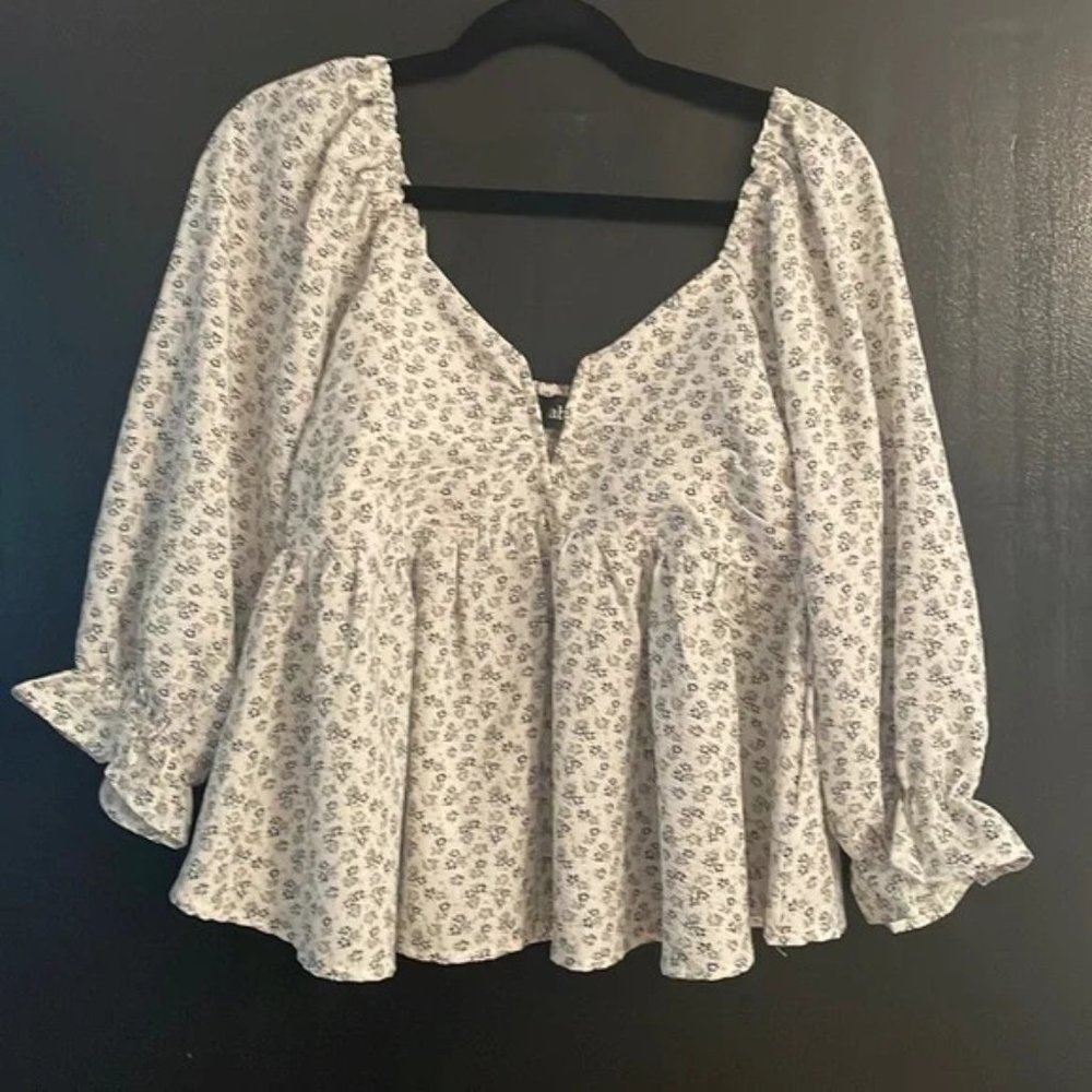 Fabrik Fab'rik Peasant Off Shoulder Baby Doll White w/Blue Floral Top Sz…